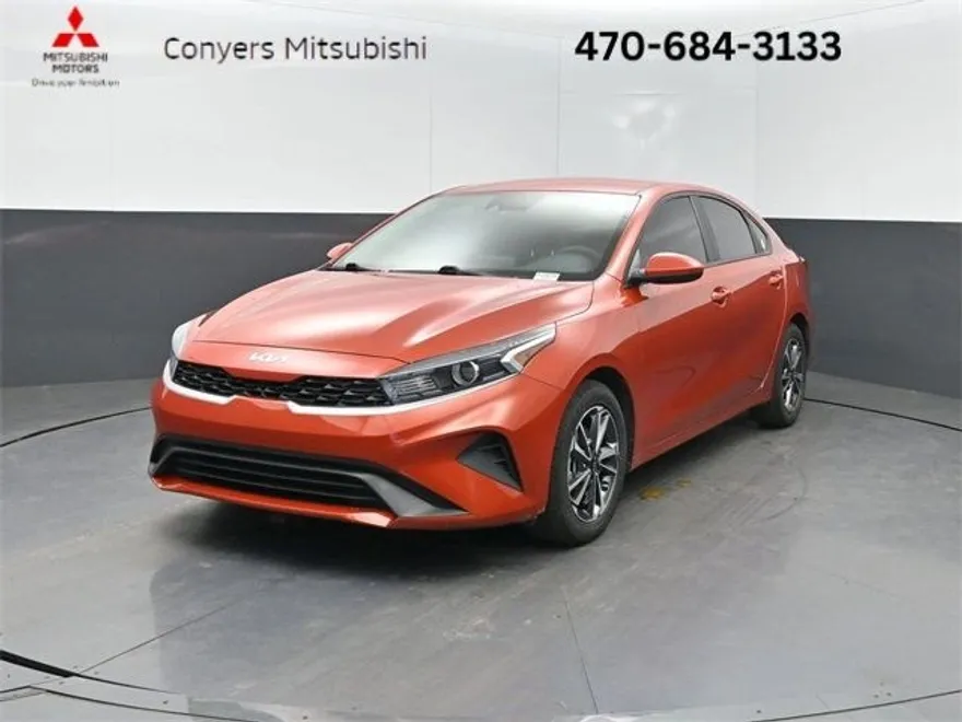 2023 Kia Forte LXS photo 1