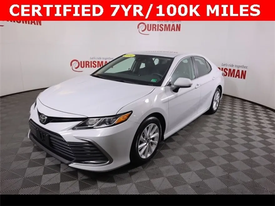 2024 Toyota Camry LE photo 1