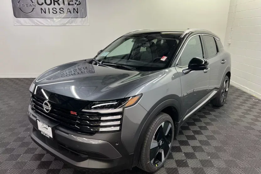 2025 Nissan Kicks SR photo 1
