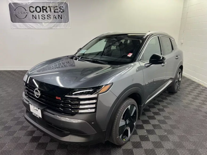 2025 Nissan Kicks SR photo 1