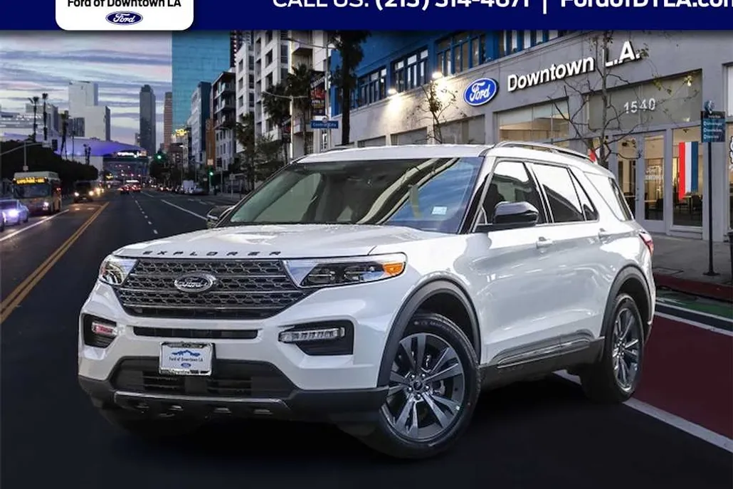 2024 Ford Explorer XLT photo 1