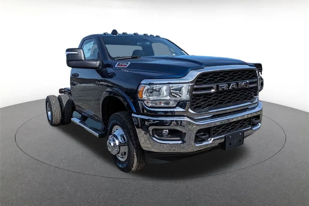 2024 Ram 3500 Tradesman photo 1