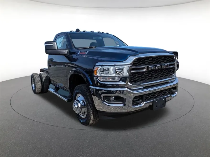 2024 Ram 3500 Tradesman photo 1