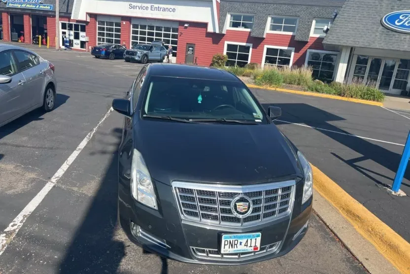 2013 Cadillac XTS Premium photo 1