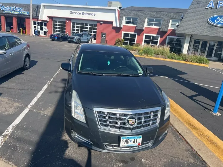 2013 Cadillac XTS Premium photo 1