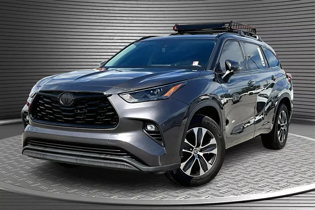 2022 Toyota Highlander XLE photo 1