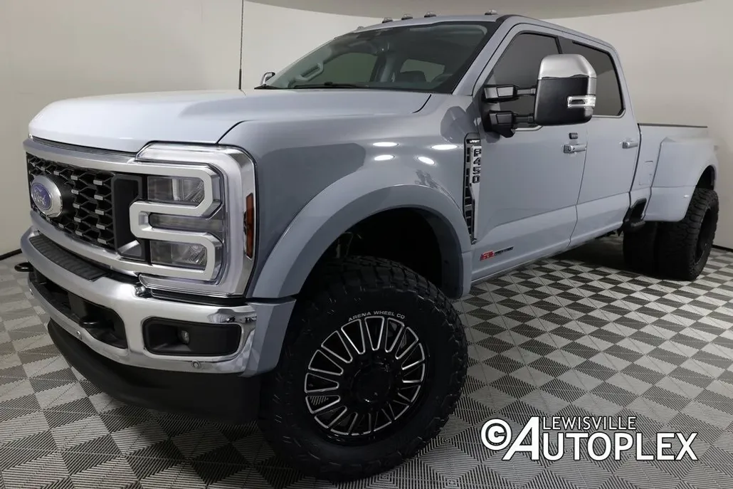 2025 Ford F-450 Lariat photo 1