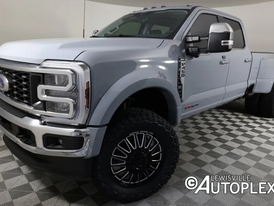 2025 Ford F-450 Lariat photo 1