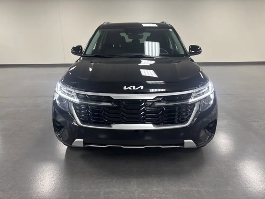 2024 Kia Seltos EX photo 1