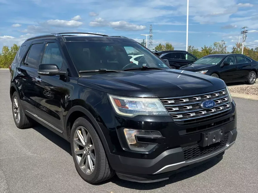 2016 Ford Explorer Limited photo 1