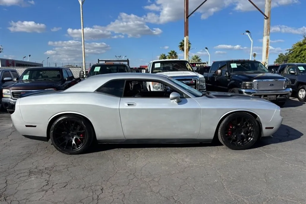 2009 Dodge Challenger SRT8 photo 1
