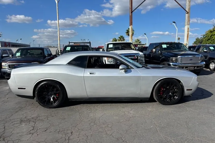 2009 Dodge Challenger SRT8 photo 1