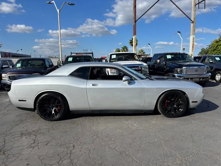 2009 Dodge Challenger SRT8 photo 1