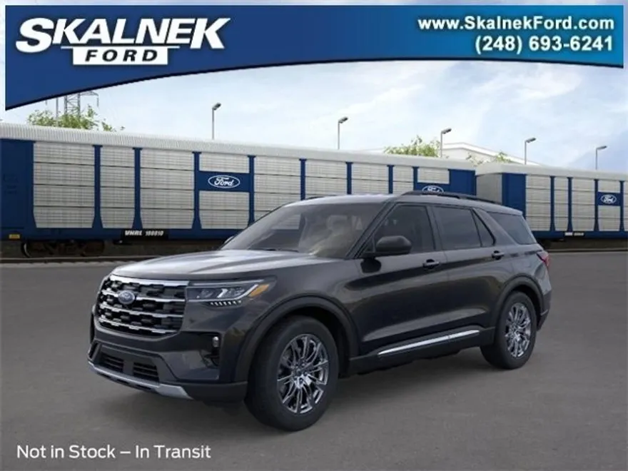 2025 Ford Explorer photo 1