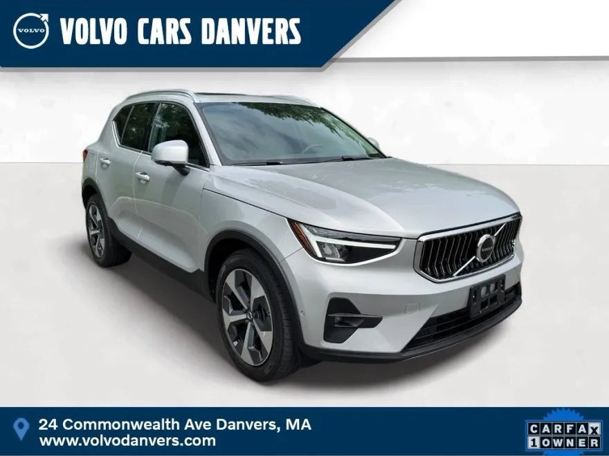 2023 Volvo XC40 Plus photo 1