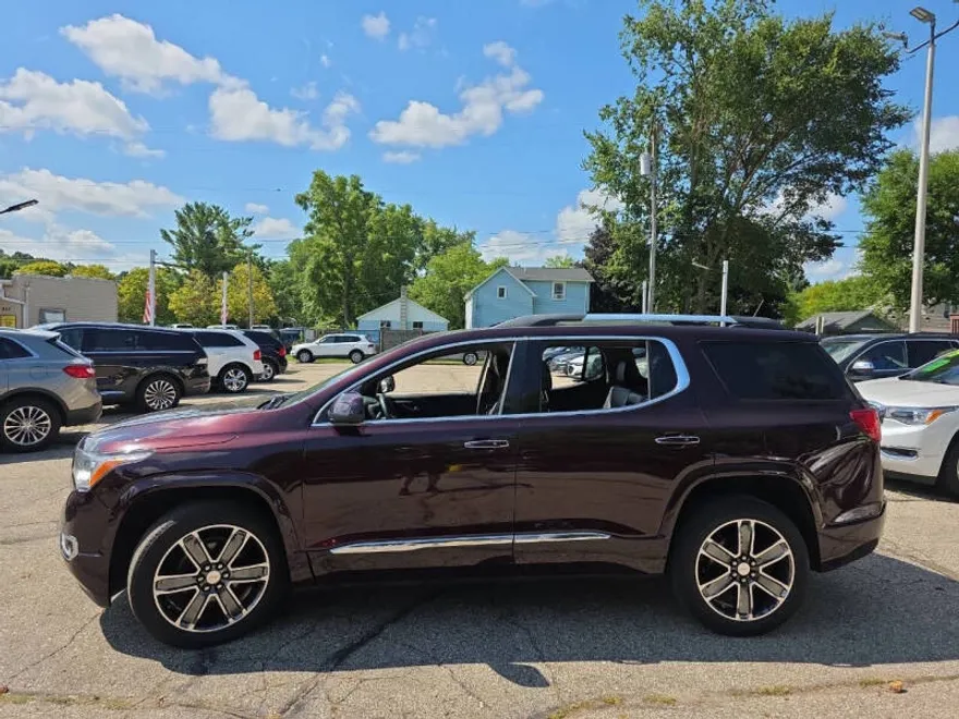 2017 Gmc Acadia Denali photo 1