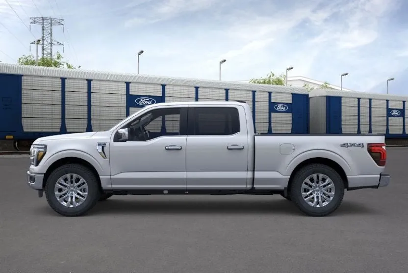 2025 Ford F-150 Lariat photo 1