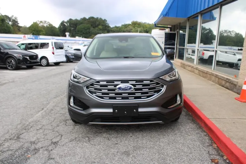 2021 Ford Edge SEL photo 1