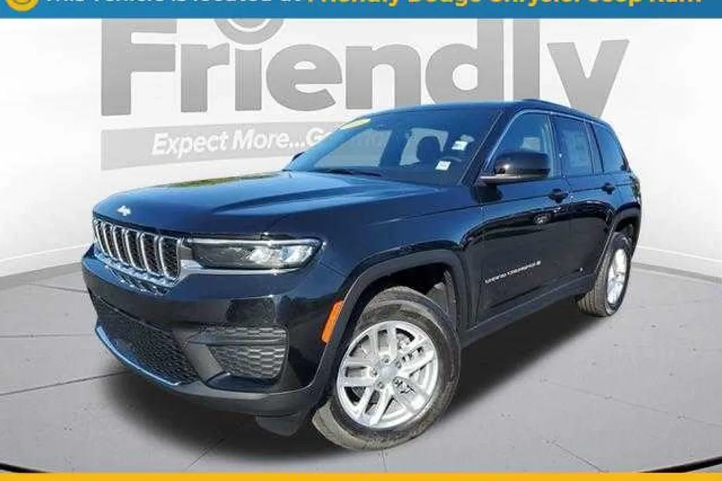 2025 Jeep Grand Cherokee Laredo photo 1