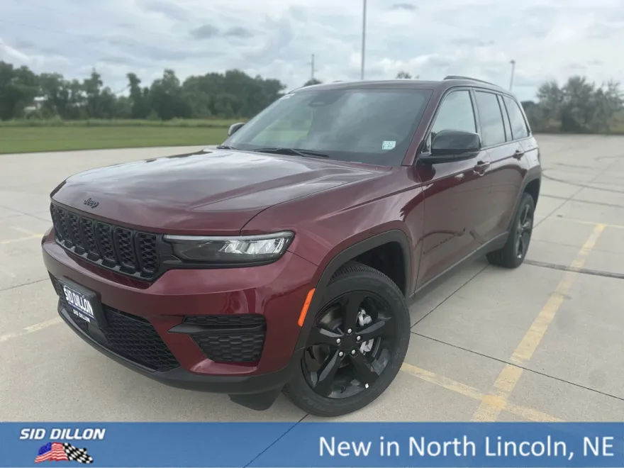 2025 Jeep Grand Cherokee Laredo Altitude photo 1