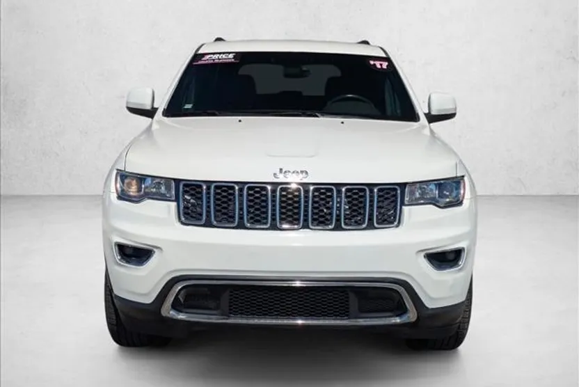 2017 Jeep Grand Cherokee Laredo Sport photo 1