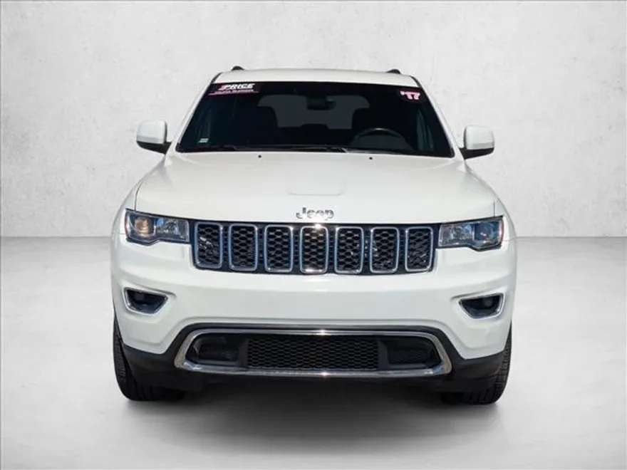 2017 Jeep Grand Cherokee Laredo Sport photo 1
