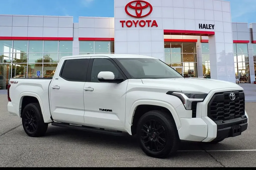 2024 Toyota Tundra SR5 CrewMax photo 1