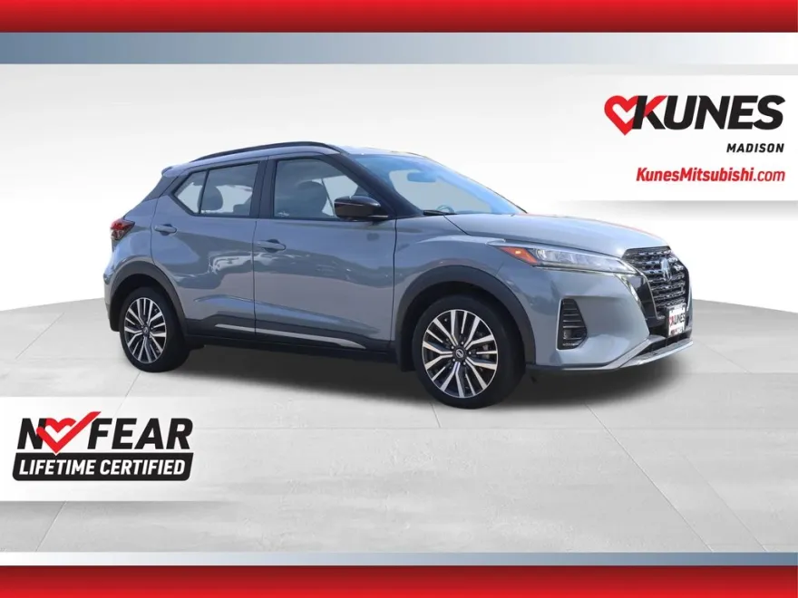 2021 Nissan Kicks SR photo 1
