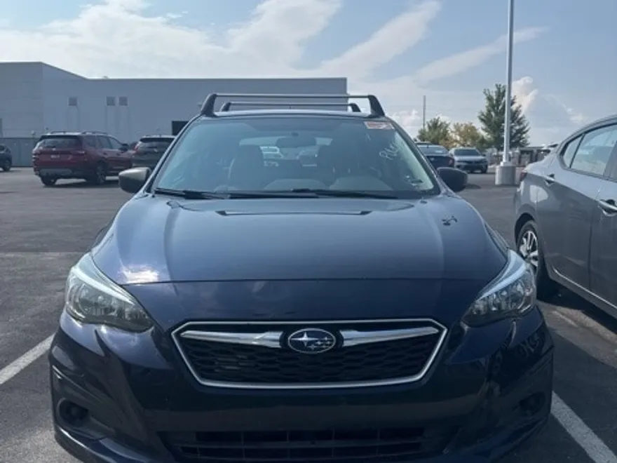 2019 Subaru Impreza 2.0i photo 1