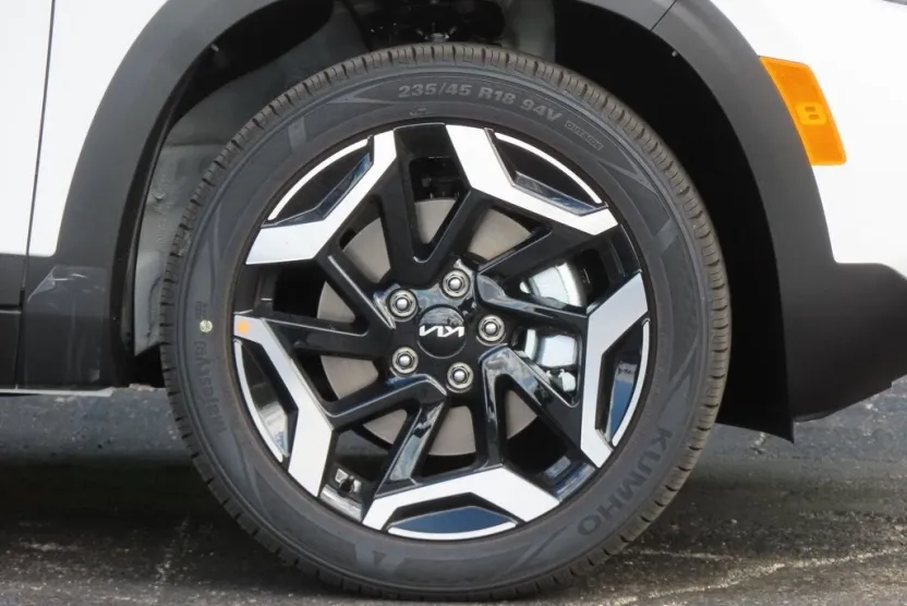 2026 Kia Seltos SX photo 1