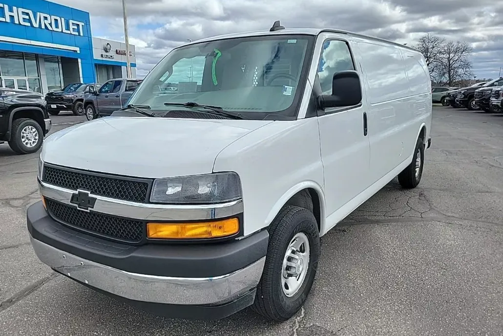 2020 Chevrolet Express Cargo 3500 photo 1