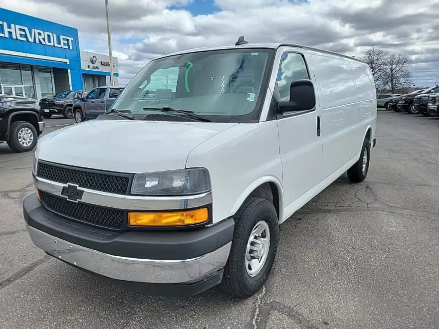 2020 Chevrolet Express Cargo 3500 photo 1
