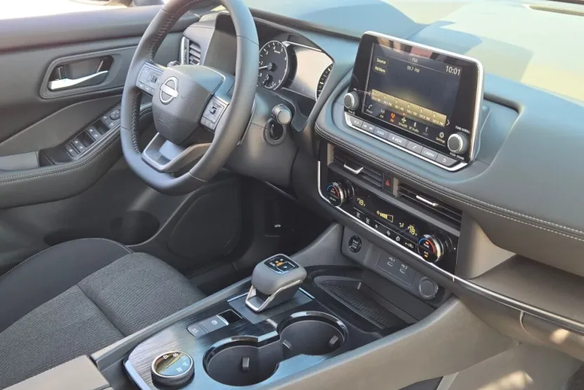 2026 Nissan Rogue SV photo 1
