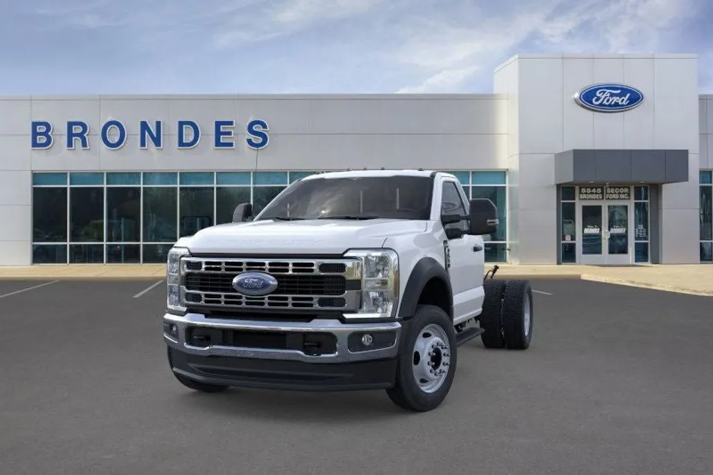 2025 Ford F-550 photo 1