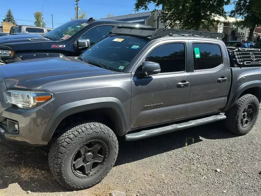 2018 Toyota Tacoma TRD Off-Road photo 1