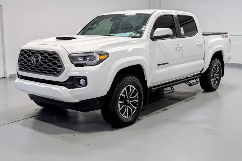 2023 Toyota Tacoma TRD Sport photo 1