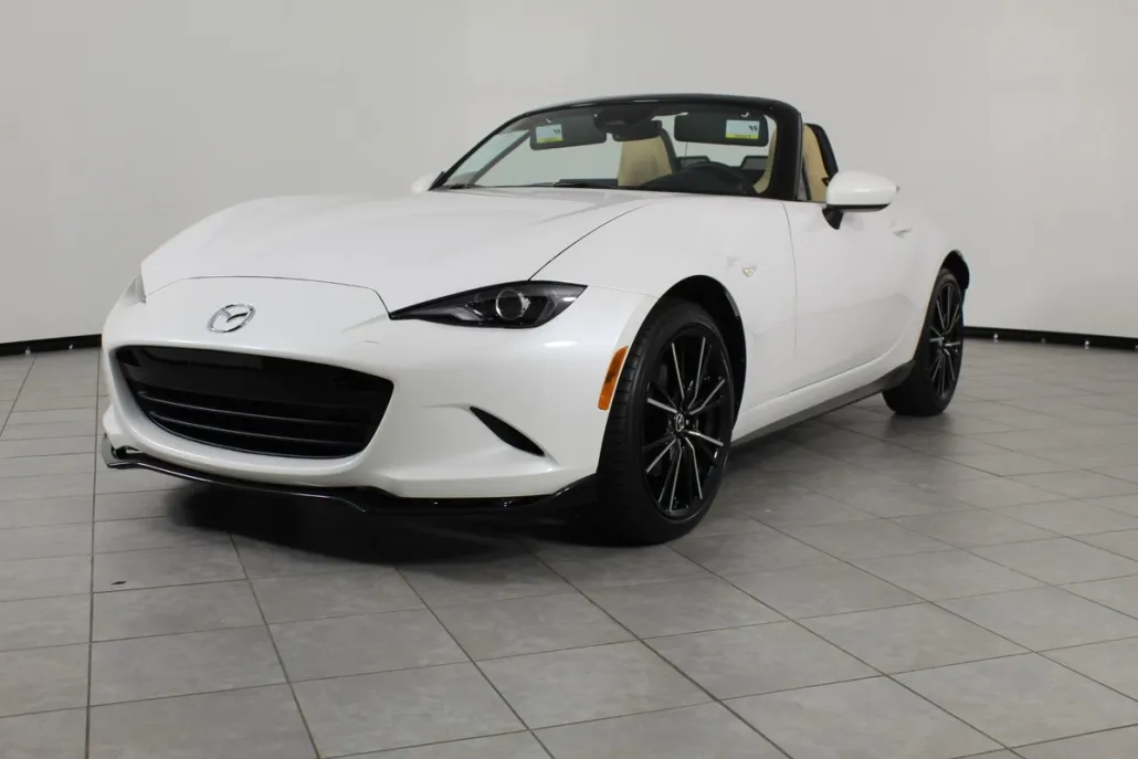 2025 Mazda MX-5 Miata Miata Grand Touring photo 1