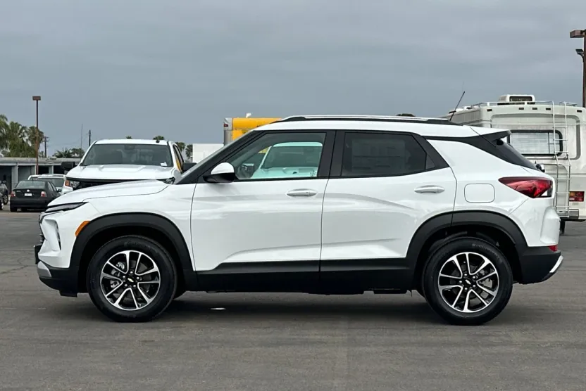 2026 Chevrolet Trailblazer LT photo 1
