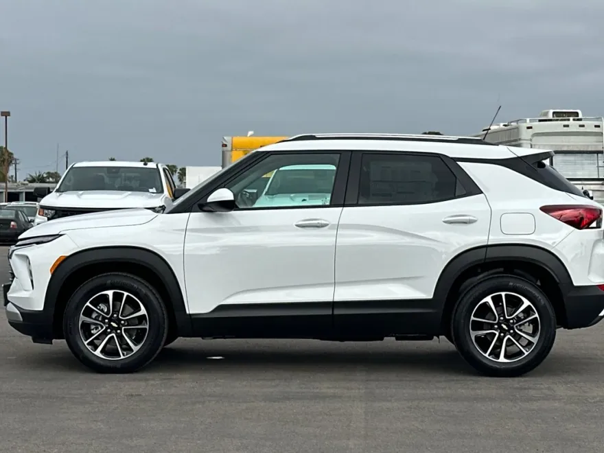 2026 Chevrolet Trailblazer LT photo 1