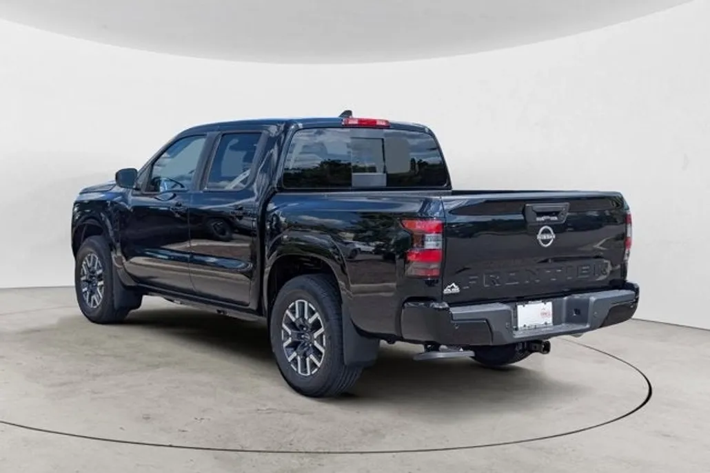 2026 Nissan Frontier SV photo 1