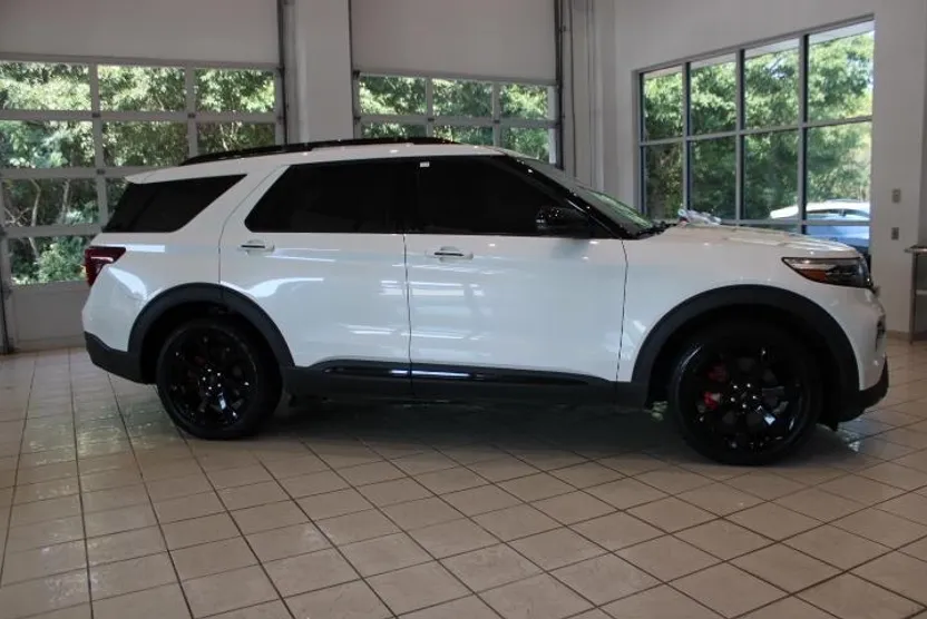 2020 Ford Explorer ST photo 1
