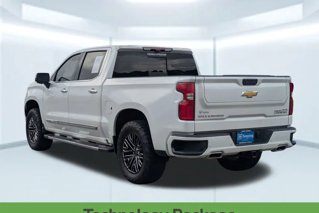 2023 Chevrolet Silverado 1500 High Country photo 1