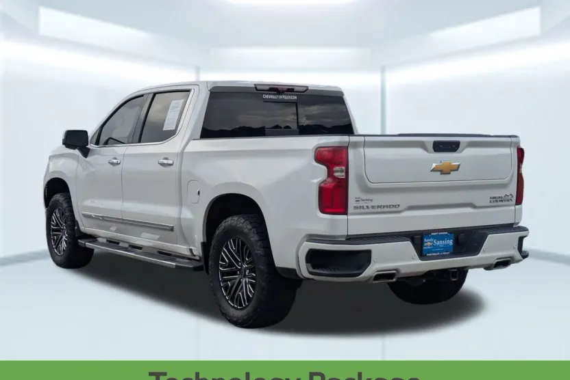 2023 Chevrolet Silverado 1500 High Country photo 1