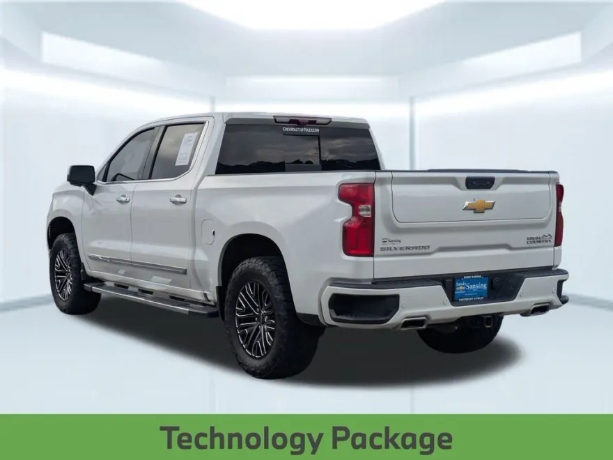 2023 Chevrolet Silverado 1500 High Country photo 1