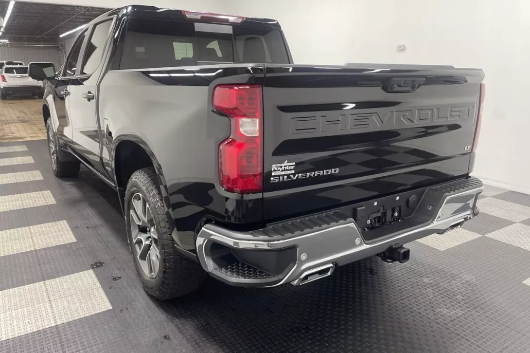 2025 Chevrolet Silverado 1500 LT photo 1