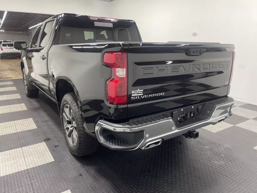 2025 Chevrolet Silverado 1500 LT photo 1