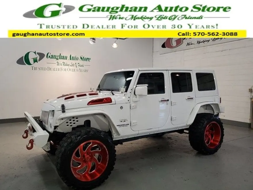 2016 Jeep Wrangler Unlimited Sahara photo 1