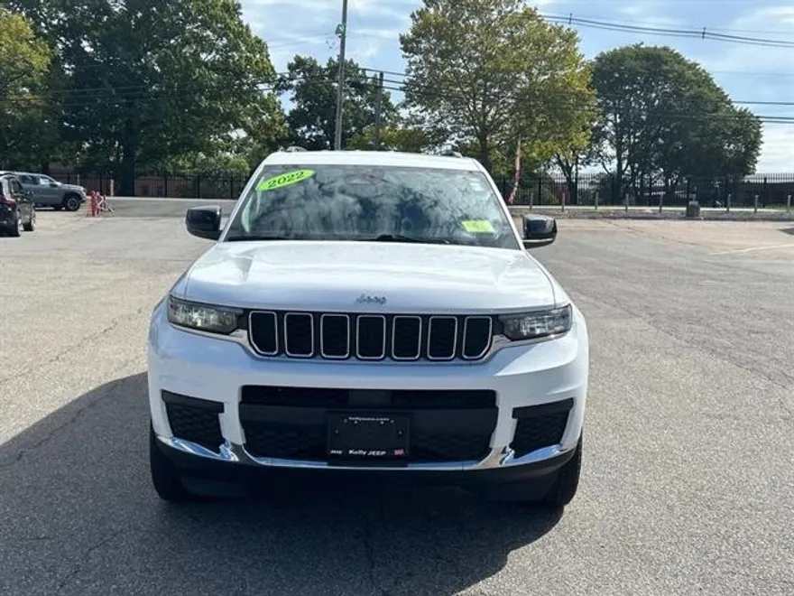 2022 Jeep Grand Cherokee Laredo photo 1