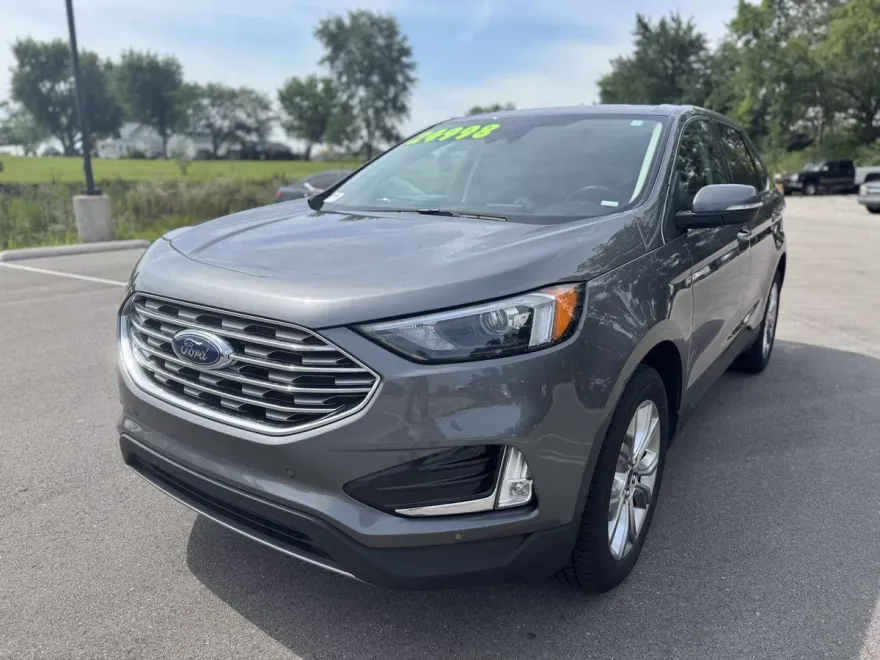 2022 Ford Edge Titanium photo 1