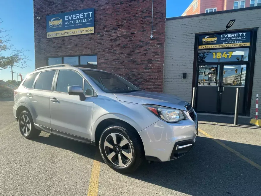 2017 Subaru Forester 2.5i Premium photo 1